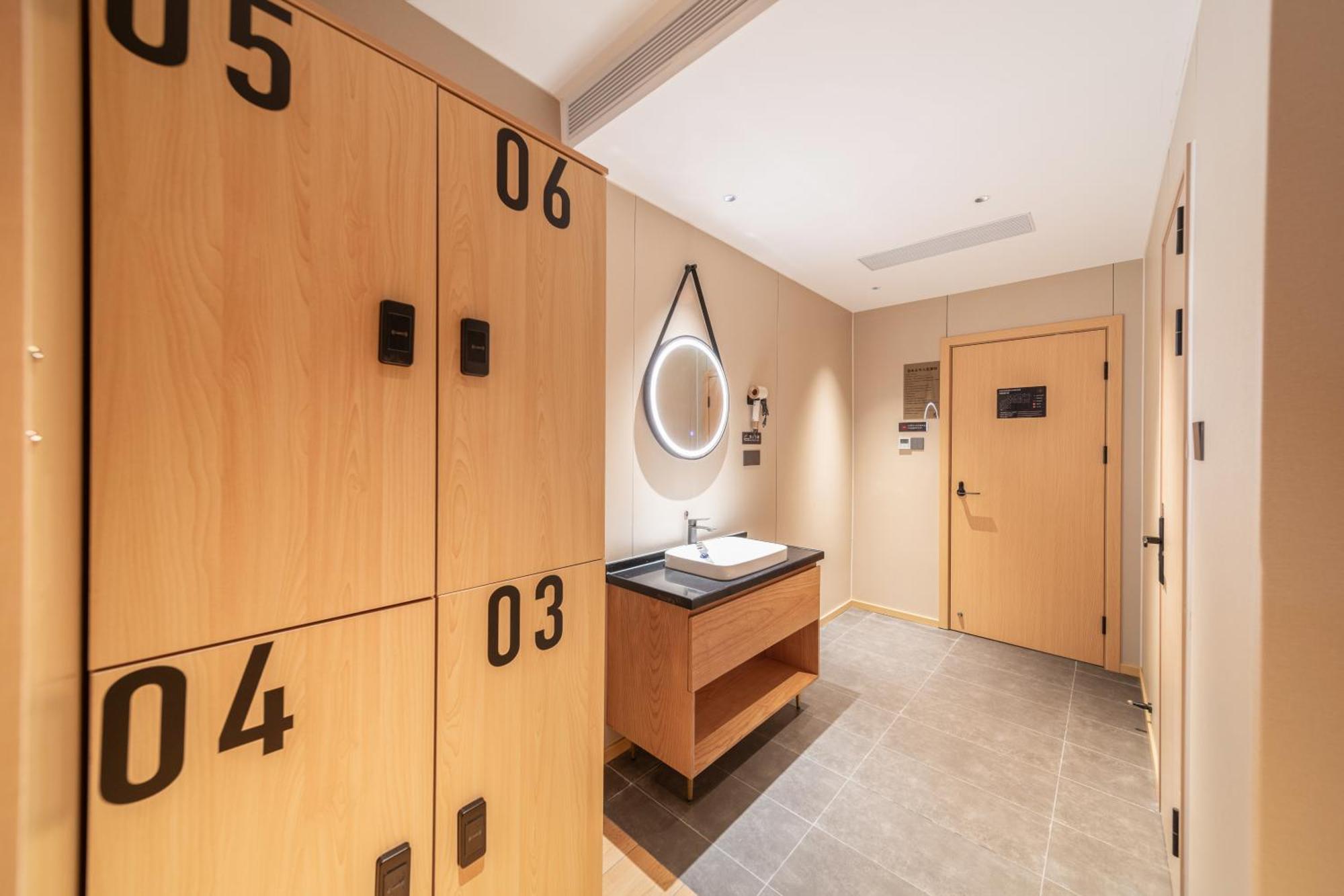 Captain 5 Youth Hotel-xianxia Road Branch