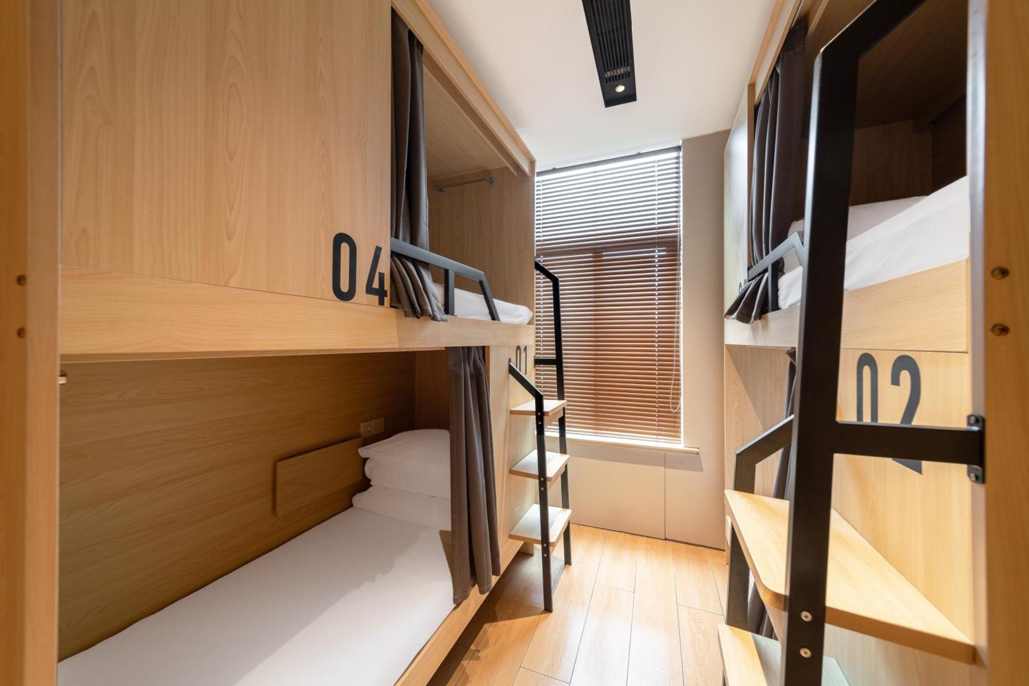 Captain 5 Youth Hotel-xianxia Road Branch 2*